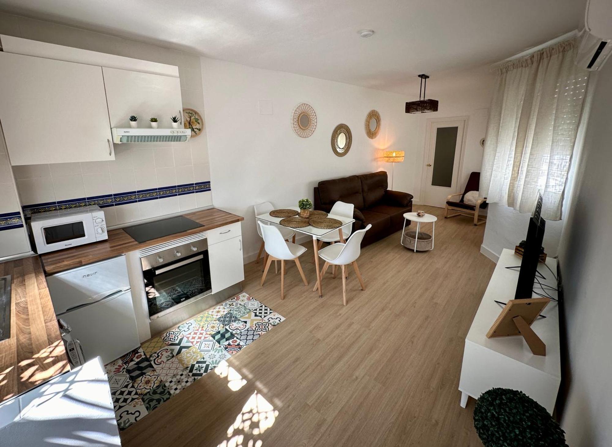 Junto Al Palacio De Viana Apartamento *